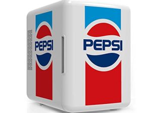 CURTIS MIS138PEP Pepsi Retro Logo ، مبرد ثلاجة شخصي صغير محمول صغير الحجم ، سعة 4 لترات ، 6 علب 12 أونصة ، 100٪ خالية من الفريون وصديقة للبيئة ، أبيض ، 6