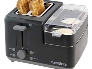 West Bend 78500 2-Slice Breakfast Station واسعة الفتحة مع فتات قابلة للإزالة تتضمن صينية لتسخين اللحوم والخضروات مع طباخ بيض ومعتمد من Poacher ، أسود